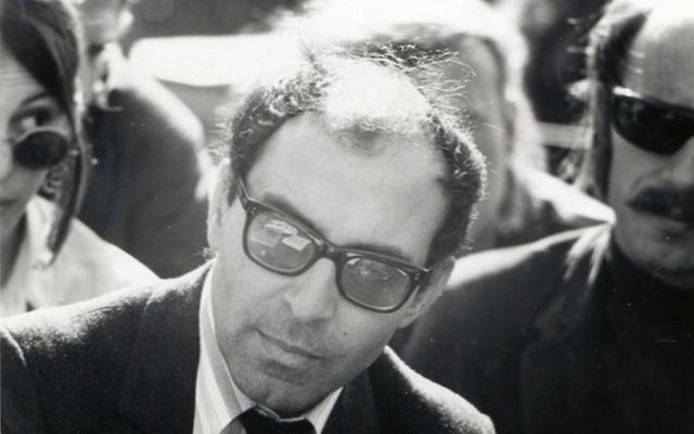 Jean-Luc Godard à Berkeley, en 1968. (Crédit : Gary Stevens/CC BY 2.5/WikiCommons) Jean-Luc Godard à Berkeley, en 1968. (Crédit : Gary Stevens/CC BY 2.5/WikiCommons)