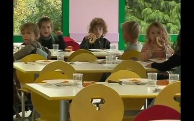 Une cantine scolaire française. Illustration. (Crédit : capture d'écran YouTube)