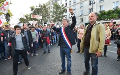 Jean-Luc Mélenchon a condamné "la violence et la cruauté sans borne du gouvernement d'Israël". Ici à Paris le 23 septembre 2017 (Crédit : AFP/CHRISTOPHE ARCHAMBAULT)