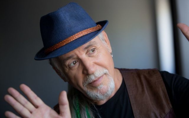 Shlomo Gronich, auteur, chanteur, compositeur israélien, le 14 octobre 2016. (Crédit : Moshe Shai/Flash90)