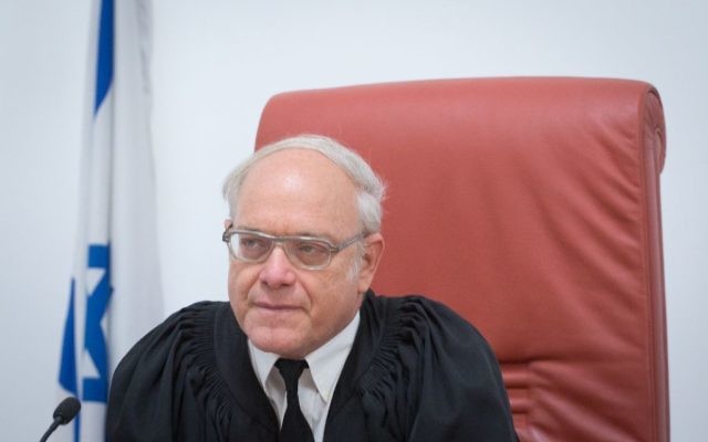 Neal Hendel, juge de la Cour suprême, le 15 mai 2017. (Crédit : Miriam Alster/Flash90) Neal Hendel, juge de la Cour suprême, le 15 mai 2017. (Crédit : Miriam Alster/Flash90)