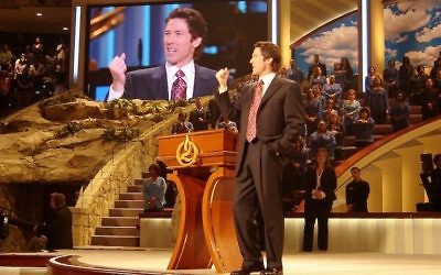 Joel Osteen, pasteur de la plus grande église des Etats-Unis, Lakewood Church à Houston, au Texas. (Crédit : Frank E. Lockwood/Lexington Herald-Leader/MCT)