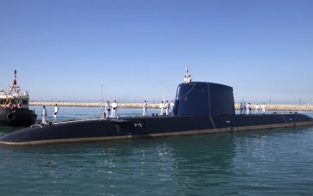 L'INS Rahav à son arrivée à la base navale de Haïfa, le 12 janvier 2016 (Crédit : AFP Photo/Jack Guez))