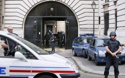 Abdelkader Merah, le frère aîné de Mohamed Merah, à son arrivée au tribunal de Paris, le 10 septembre 2012. (Crédit : Kenzo Tribouillard/AFP)