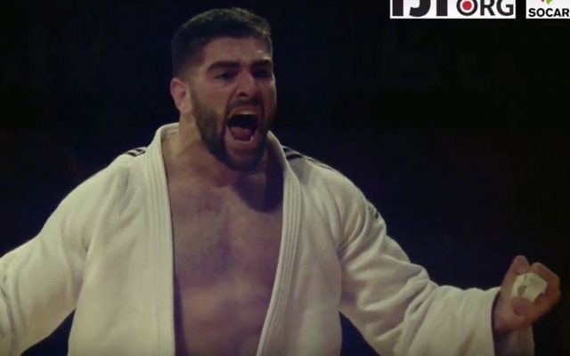 Le judoka israélien Peter Paltchik après avoir remporté la médaille de bronze au Grand Chelem d'Abu Dhabi, aux Emirats arabes unis, le 28 octobre 2017. (Crédit : capture d'écran YouTube) Le judoka israélien Peter Paltchik après avoir remporté la médaille de bronze au Grand Chelem d'Abu Dhabi, aux Emirats arabes unis, le 28 octobre 2017. (Crédit : capture d'écran YouTube)