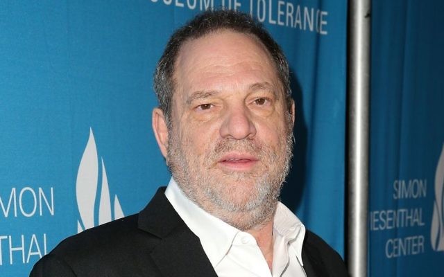 Harvey Weinstein au dîner de gala du Centre Simon Wiesenthal à Beverly Hills, Californie, le 24 mars 2015. (Crédit : Imeh Akpanudosen/Getty Images via JTA)