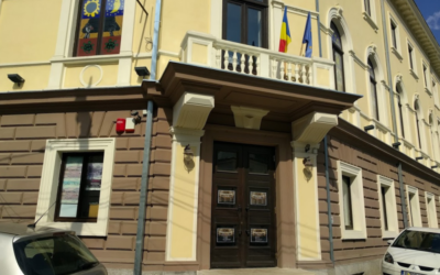 La façade rénovée du Théâtre juif de Bucarest. (Crédit : Yaakov Schwartz/Times of Israël)