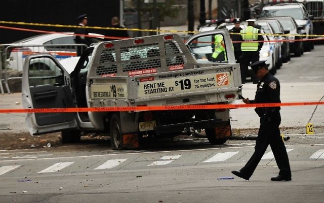 Le véhicule utilisé pour un attentat à la voiture bélier à New York, le 31 octobre 2017, photographié le 1er novembre 2017. (Crédit : Spencer Platt/Getty Images/AFP)