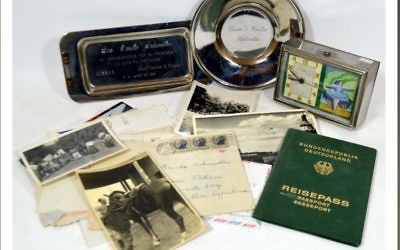 Certains des effets personnels d'Emilie, épouse d'Oskar Schindler, seront mis aux enchères le 8 décembre 2017. (Crédit : Lawrences Auctioneers)