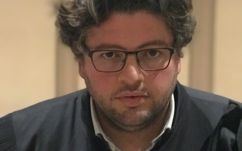 Pour Me Grégory Siksik, qui a défendu avec Me Alexandra Smadja des victimes des attentats de l'Hyper Casher et du Bataclan, la raison balance entre application stricte du droit et une adaptation de la loi aux situations exceptionnelles. (Crédit: Grégory Siksik) Pour Me Grégory Siksik, qui a défendu avec Me Alexandra Smadja des victimes des attentats de l'Hyper Casher et du Bataclan, la raison balance entre application stricte du droit et une adaptation de la loi aux situations exceptionnelles. (Crédit: Grégory Siksik)