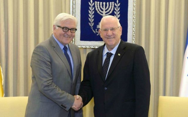 Le président israélien Reuven Rivlin, à droite, rencontre le ministre allemand des Affaires étrangères, Frank-Walter Steinmeier, à la résidence présidentiel, à Jérusalem, en Israël, le 31 mai 2015 (Photo de Mark Neyman / GPO) Le président israélien Reuven Rivlin, à droite, rencontre le ministre allemand des Affaires étrangères, Frank-Walter Steinmeier, à la résidence présidentiel, à Jérusalem, en Israël, le 31 mai 2015 (Photo de Mark Neyman / GPO)