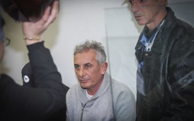 Yehuda Ben-Hamo, le maire de Kfar Saba, a comparu devant le tribunal de Rishon Lezion le 13 février 2017, après avoir été arrêté pour corruption présumée (Flash90)