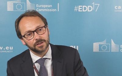 L'ambassadeur de l'UE en Israël, Emanuele Giaufret (Crédit : capture d'écran YouTube)