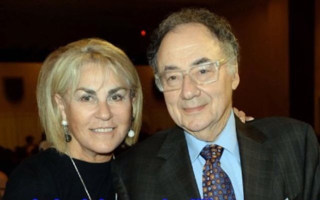 Barry et Honey Sherman (Capture d'écran : YouTube) Barry et Honey Sherman (Capture d'écran : YouTube)