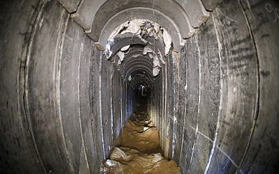 Un tunnel du Jihad islamique palestinien détruit, menant de Gaza en Israël, près du kibboutz de Kissufim, dans le sud d'Israël. (Jack Guez/AFP/POOL)