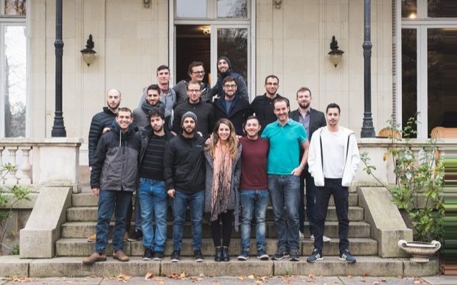 Les fondateurs d'Akeneo et les membres de l'équipe Sigmento réunis au siège de la société en France. (Crédit : Akeneo) Les fondateurs d'Akeneo et les membres de l'équipe Sigmento réunis au siège de la société en France. (Crédit : Akeneo)