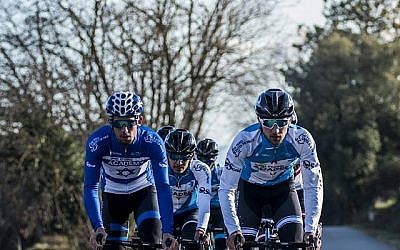 Des coureurs de l'Israel Cycling Academy, qui a reçu l'une des wild cards du Giro d'Italia pour participer à la course du 4 mai 2018 en Israël (Courtesy Noa Arnon)