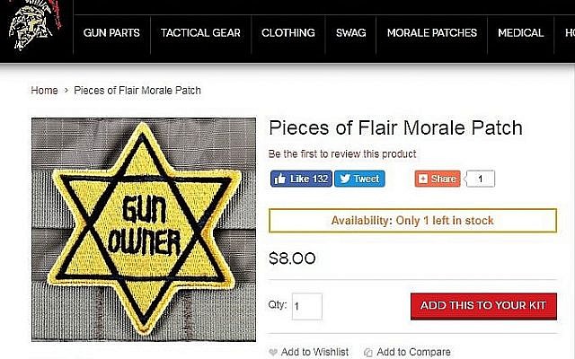 Une applique en forme d'étoile jaune, avec les mots "Gun Owner" sur le site Tacticalshit.com. (Capture d'écran)