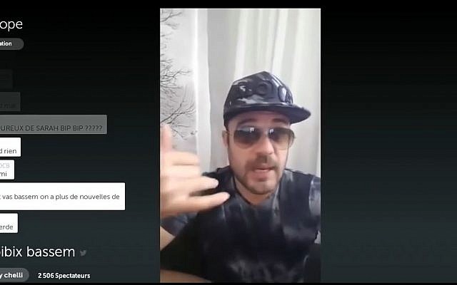 Gregory Chelli, alias Ulcan répond aux questions de ses fans sur la plateforme periscope (Crédit: Pierre-Simon Assouline) Gregory Chelli, alias Ulcan répond aux questions de ses fans sur la plateforme periscope (Crédit: Pierre-Simon Assouline)