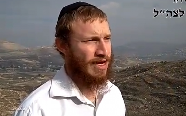 Oneg Hen Shahar explique pourquoi il a décidé de s'enrôler dans l'armée israélienne dans une vidéo publiée sur YouTube le 6 décembre 2017 (Capture d'écran : Screen capture/YouTube) Oneg Hen Shahar explique pourquoi il a décidé de s'enrôler dans l'armée israélienne dans une vidéo publiée sur YouTube le 6 décembre 2017 (Capture d'écran : Screen capture/YouTube)