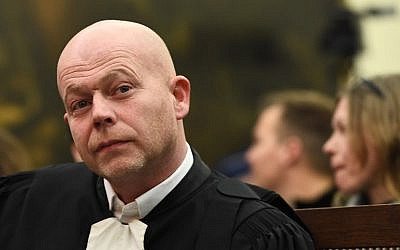 L'avocat belge qui représente Salah Abdeslam, au Palais de justice de Bruxelles, le 5 février 2015. (Crédit : AFP / POOL / Emmanuel DUNAND)