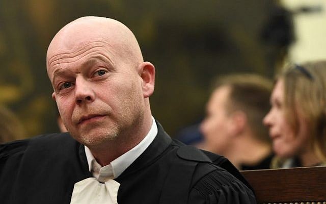 L'avocat belge qui représente Salah Abdeslam, au Palais de justice de Bruxelles, le 5 février 2015. (Crédit : AFP / POOL / Emmanuel DUNAND)