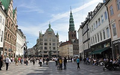 Une place à Copenhague, Danemark, fichier photo (CC-BY Furya/Wikimedia Commons)