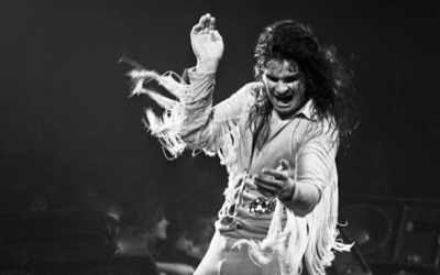 Ozzy Osbourne, père du heavy metal, lors d'un concert en 1978 (Crédit : Facebook d'Ozzy Osbourne)