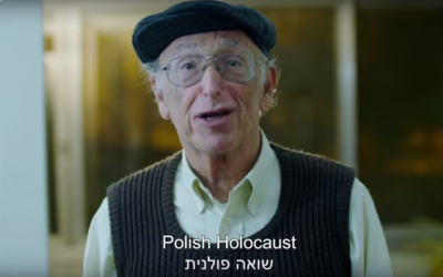 Un homme participant à une campagne de la Ruderman Family Foundation, publiée le mercredi 21 février 2018, a exhorté les États-Unis à rompre leurs liens avec la Pologne au sujet d'une loi criminalisant le fait de reprocher à l'État ou à la nation polonaise les crimes de l'Holocauste. (Capture d'écran/YouTube)