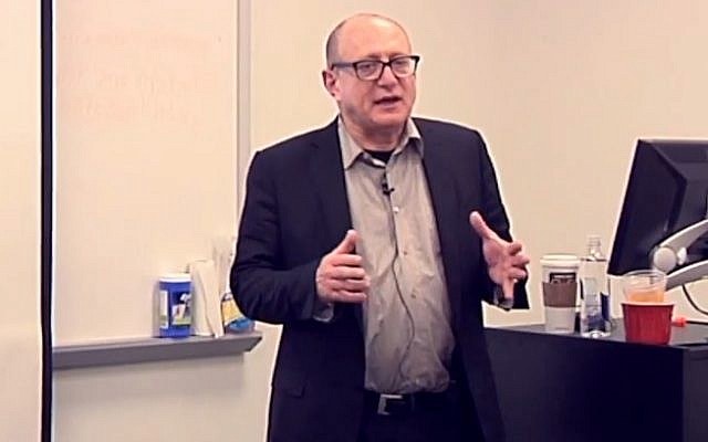 Le juge de la Cour suprême nouvellement élu Alex Stein (Capture d'écran YouTube) Le juge de la Cour suprême nouvellement élu Alex Stein (Capture d'écran YouTube)