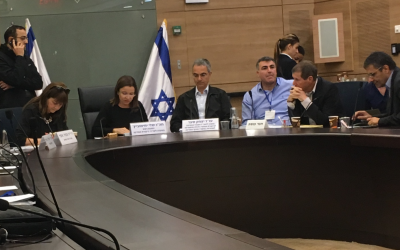 Une réunion de la commission de contrôle de l'Etat consacrée à l'Amendement 168 de l'ordonnance fiscale, le 26 février 2018 (Crédit : Simona Weinglass/Times of Israel)