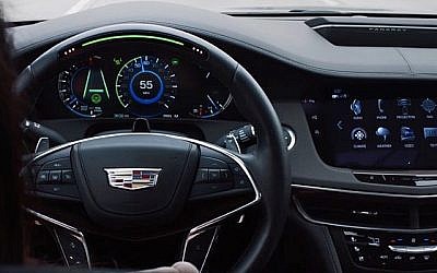 Au volant de la CT6 (Capture d'écran YouTube)