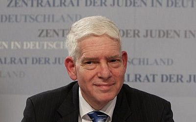 Josef Schuster, président du Conseil central des Juifs d'Allemagne, assiste à une conférence de presse après son élection à Francfort-sur-le-Main, en Allemagne, le 30 novembre 2014. (AFP / Daniel Roland)