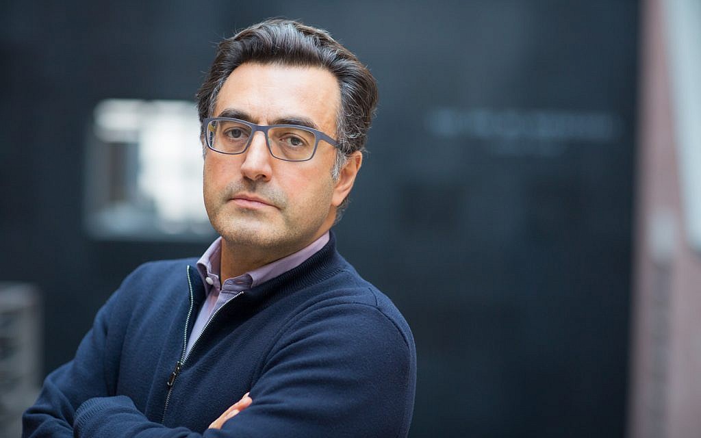 Maziar Bahari, le 4 décembre 2017  (Crédit : Musée du mémorial de l'Holocauste des Etats-Unis)