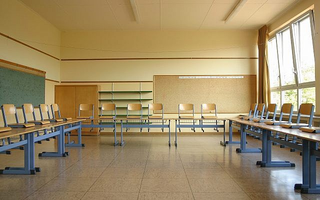 Illustration: Une salle de classe dans une école primaire en Allemagne (Crédit : Wikipedia/Martin Kraft/CC BY) Illustration: Une salle de classe dans une école primaire en Allemagne (Crédit : Wikipedia/Martin Kraft/CC BY)