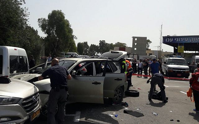 Scène d'un attentat à la voiture-bélier présumé à Akko, le 4 mars 2018 (Crédit : United Hatzalah)