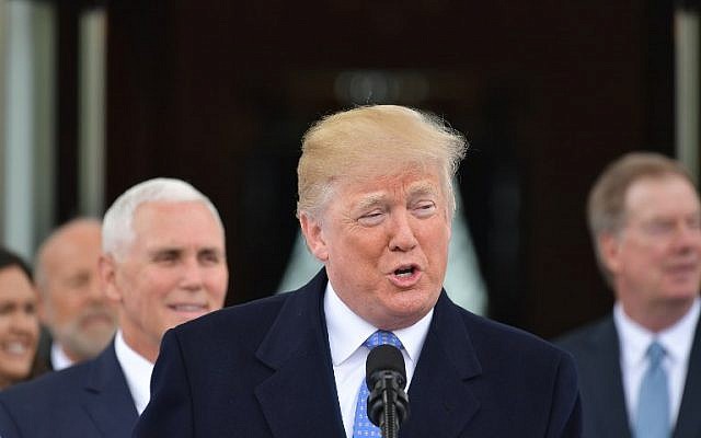 Le président américain Donald Trmp, à la Maison Blanche, le 27 avril 2018. (Crédit : AFP/ MANDEL NGAN) Le président américain Donald Trmp, à la Maison Blanche, le 27 avril 2018. (Crédit : AFP/ MANDEL NGAN)
