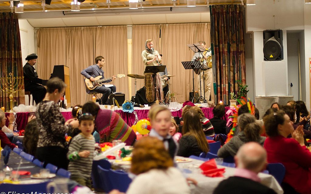 La fête de Pourim à Malmo en 2015. (Crédit: Elinor Magnusson. Autorisation : Informationscentret JUDISKA FÖRSAMLINGEN MALMÖ)
