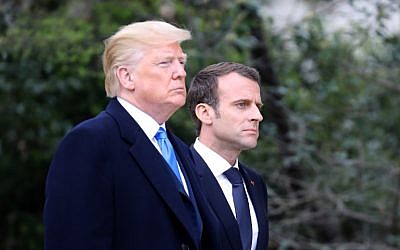 Les présidents français et américain Donald Trump et Emmanuel Macron, en Virginie, le 23 avril 2018. (Crédit :  AFP / Ludovic MARIN)