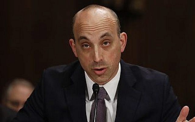 Jonathan Greenblatt, chef de la direction et directeur national de la Ligue anti-diffamation (ADL), témoigne au Capitole à Washington, le mardi 2 mai 2017, devant une commission judiciaire du Sénat sur les réponses à l'augmentation des crimes haineux religieux. (Photo AP / Carolyn Kaster)