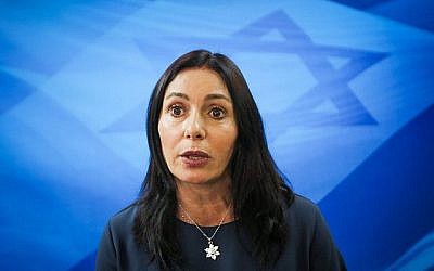 La ministre de la Culture et des Sports, Miri Regev, arrive à la réunion hebdomadaire du cabinet du Premier ministre à Jérusalem, le 11 mars 2018. (Marc Israel Sellem)