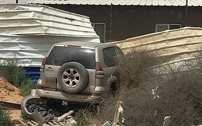 Une voiture conduite par un bédouin soupçonné d'avoir tiré illégalement, et qui a tenté d'échapper à des policiers avant d'être arrêté près de Beersheba le 1er mai 2018.