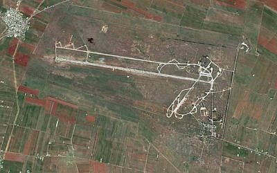 La base aérienne militaire d'al-Qusayr dans l'ouest de la Syrie. (Google Earth)