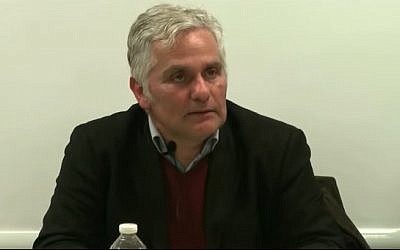 L'historien Denis Charbit (Crédit: capture d'écran AIUmaber/Youtube)