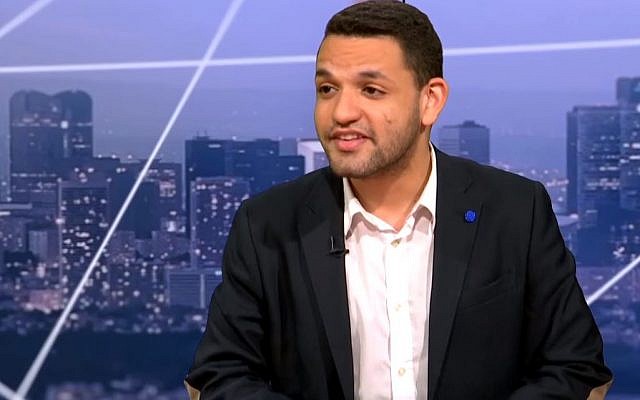 Daniel Auguste, ex-président des étudiants du FN dit s'être fait harcelé pendant un an par Davy Rodriguez, n°2 du FNJ (Crédit: capture d'écran TVLibertés/Youtube)