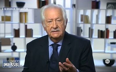 Pierre Bellemare, présentant "Enquêtes impossibles" sur NT1 en 2013 (Crédit: capture d'écran Les Enquêtes impossibles/Youtube)