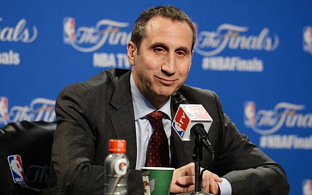 L'entraîneur de basket-ball américano-israélien David Blatt. (Capture d'écran SPORTINGNEWS.COM)