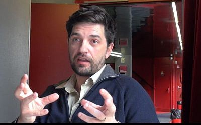 L'acteur portugais Tiago Rodrigues rejoint le boycott culturel d'Israël (Crédit: capture d'écran théâtre de la Bastille)