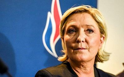 La dirigeante du Front national (aujourd'hui Rassemblement National) Marine Le Pen assiste au congrès annuel du parti d'extrême droite dans la ville française de Lille le 10 mars 2018. (AFP Photo/Philippe Huguen)