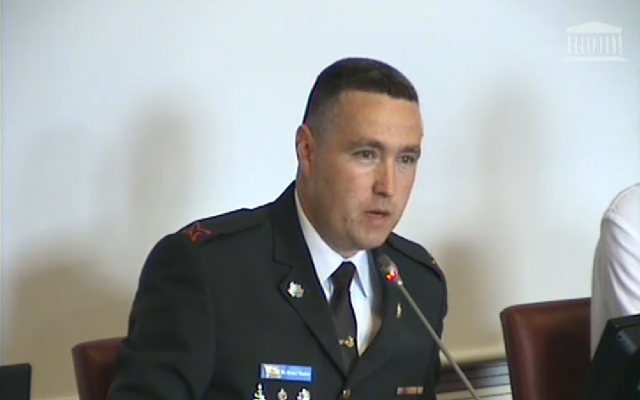 Le porte-parole de l'armée israélienne, le brigadier-général Ronen Manelis, parle aux députés français devant la commission des Affaires étrangères de l'Assemblée nationale, le mardi 3 juillet 2018 (Capture d'écran : Assemblée nationale)